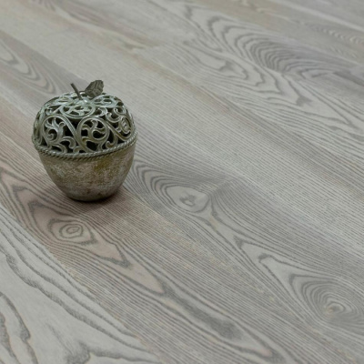 фото паркетной доски Polarwood Elegance PW ЯСЕНЬ 138 РЫЦАРЬ СЕРЫЙ МАТОВЫЙ ЛАК 2V 1П